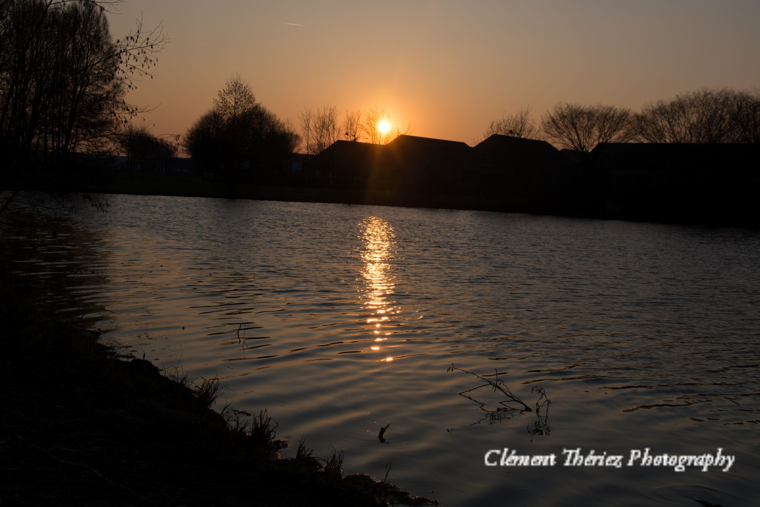 Couché de Soleil sur un étang